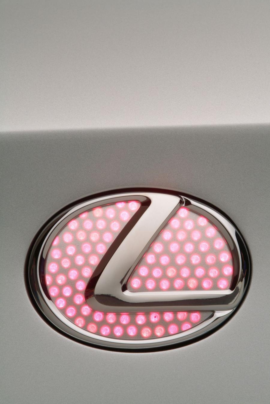  Lexus LF-C Concept 2004 года  (фото 104 из 112)